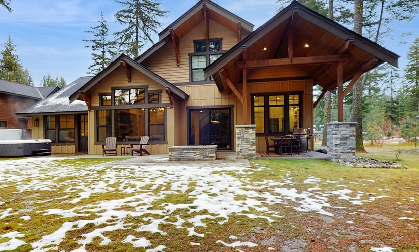Modern Luxury home w/ private hot tub & fire pit, located in Suncadia Resort