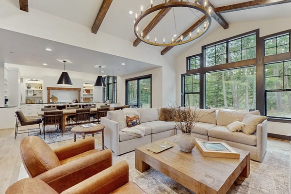Modern Luxury home w/ private hot tub & fire pit, located in Suncadia Resort