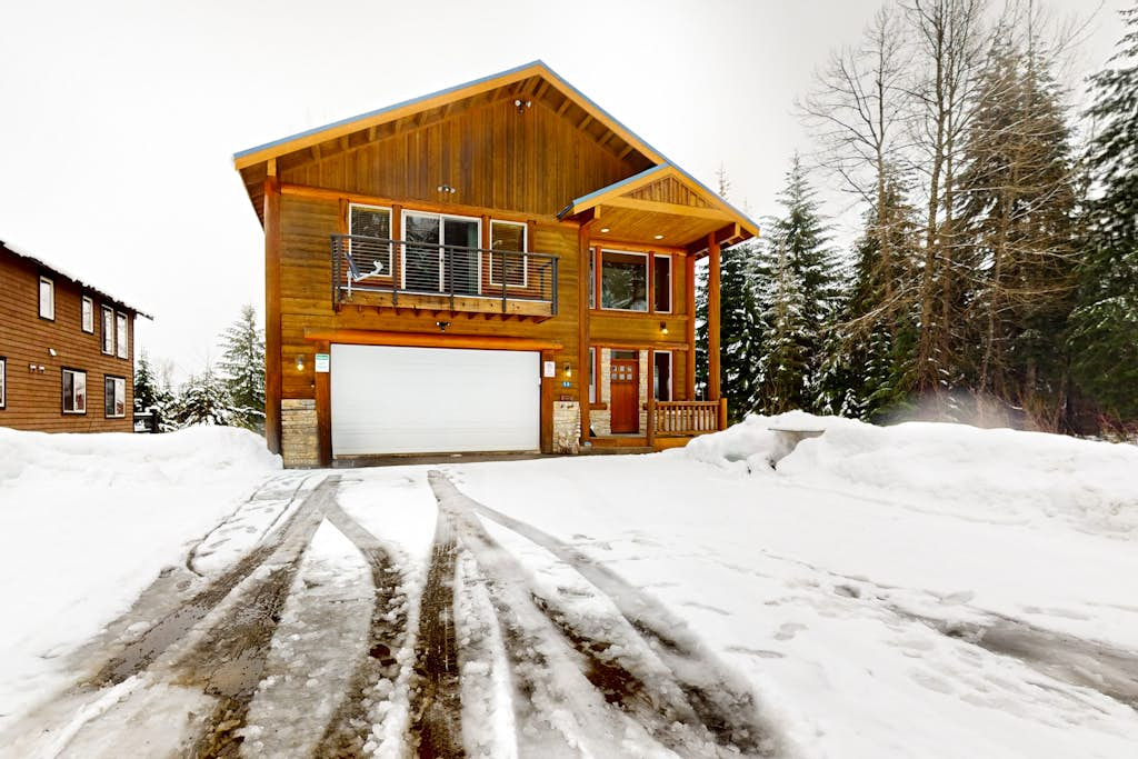 SnowTop Manor