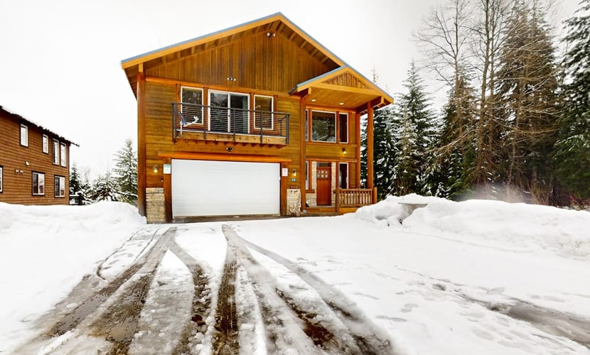 Private all-season cabin within walking distance of the lifts, fireplace, & deck
