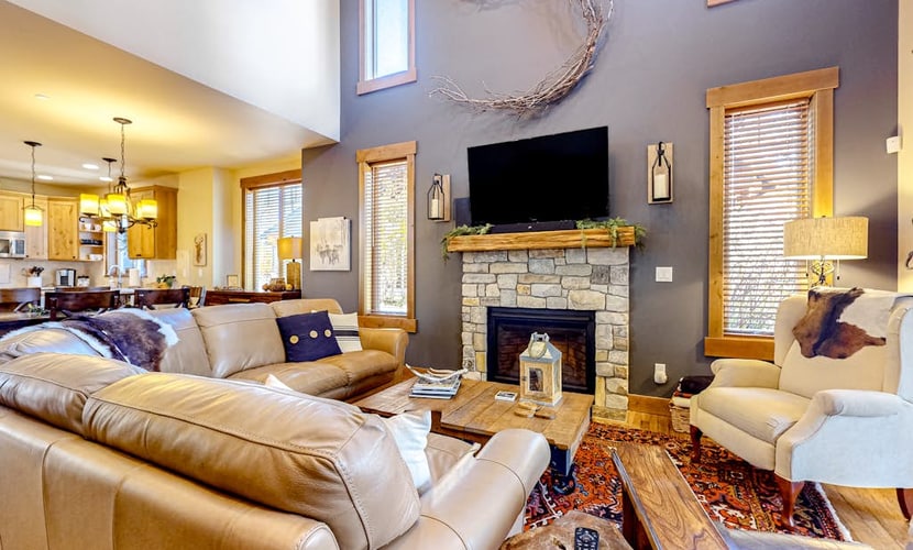 Mountain-view home with firepit, patio, grill, Ping-Pong table, fireplace, W/D
