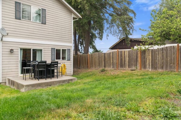Charming Coastal Retreat with Private Sauna in Port Angeles