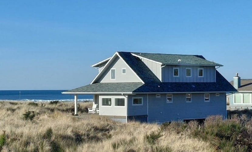 Blue Ocean Lodge | Oceanfront house in Westport with beach access, W/D