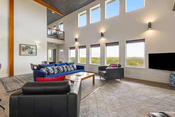 Blue Ocean Lodge | Oceanfront house in Westport with beach access, W/D