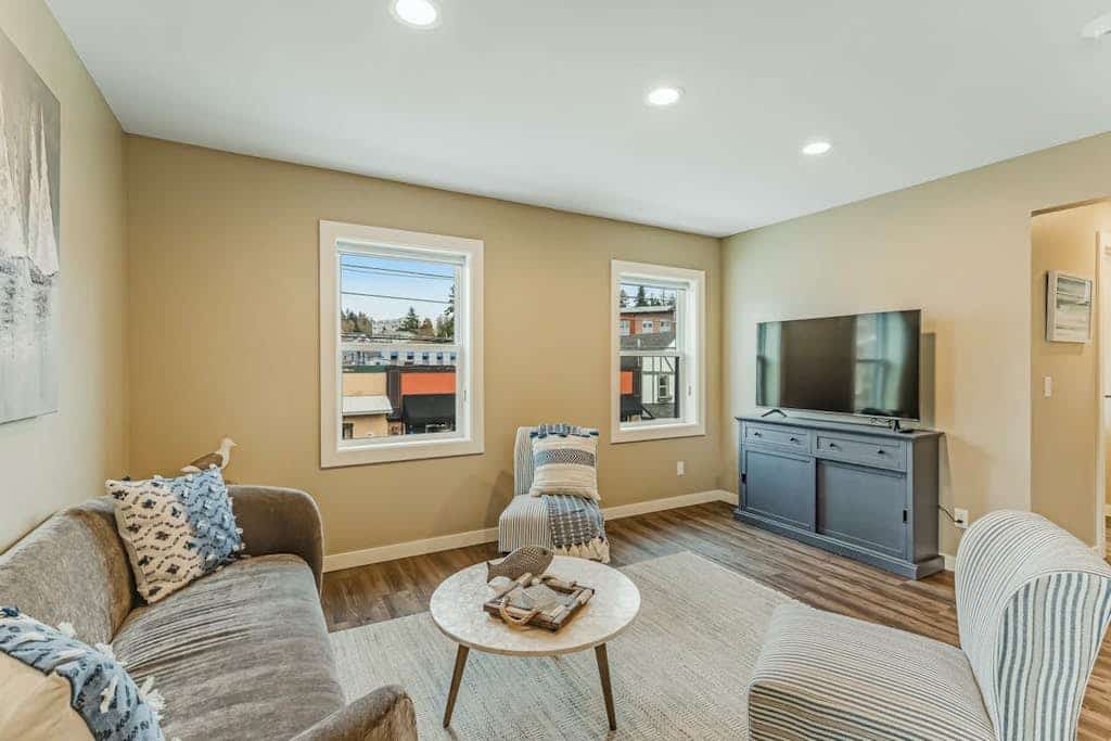 Downtown, Waterfront Condo with High-Speed WiFi, Bay Views, and Washer/Dryer!