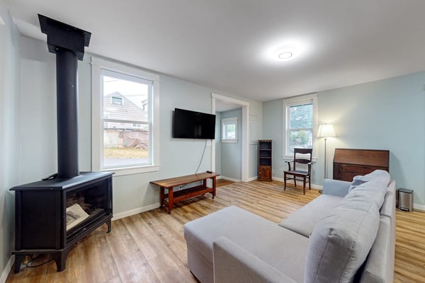 The Quacker Jack | Cozy house in Port Orchard with Gas Fireplace - dog-friendly