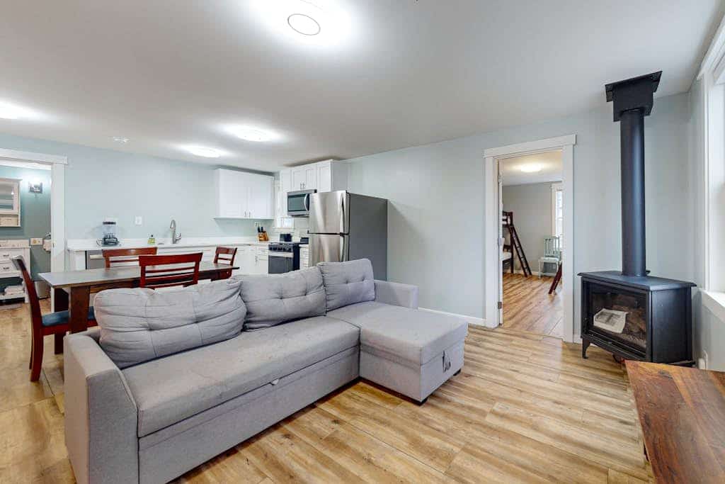 The Quacker Jack | Cozy house in Port Orchard with Gas Fireplace - dog-friendly