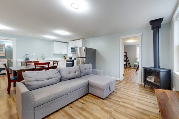 The Quacker Jack | Cozy house in Port Orchard with Gas Fireplace - dog-friendly