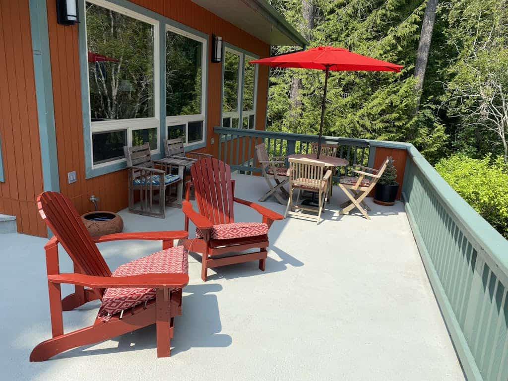 Family-friendly waterview home with spacious decks, gas grill and W/D