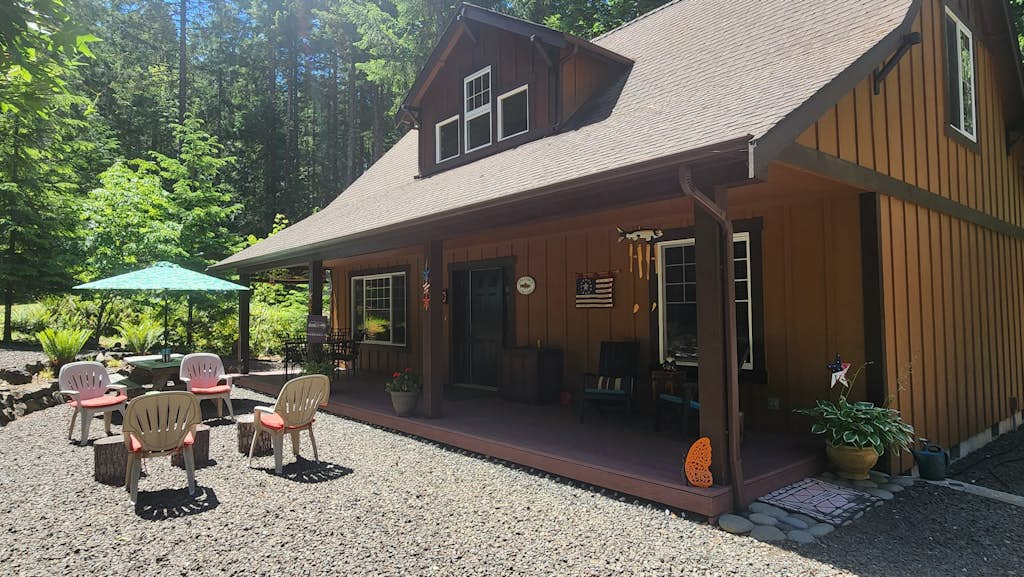 Lake Cushman Fireside Escape