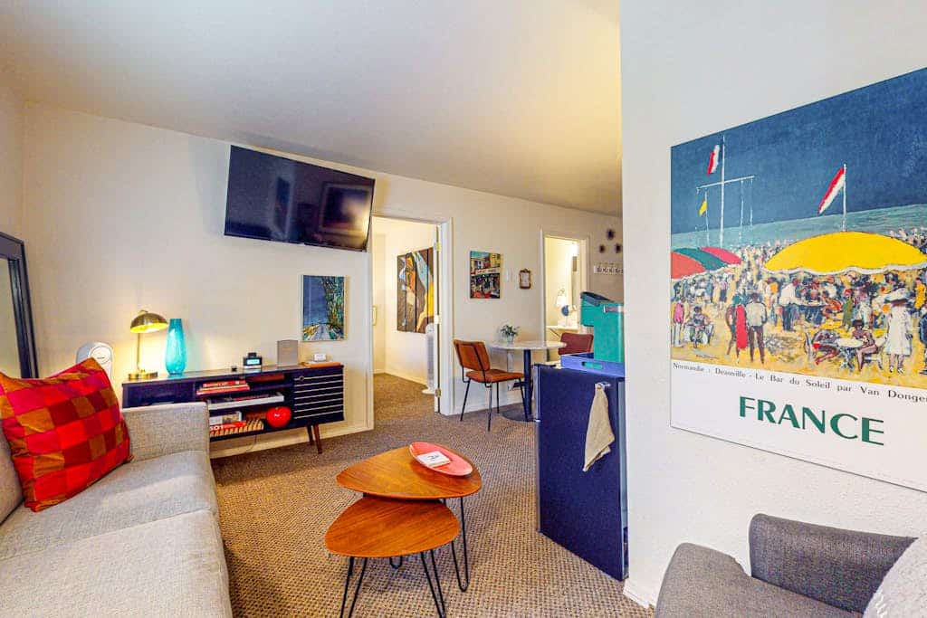 Chic hotel suite just steps away from Downtown Port Townsend