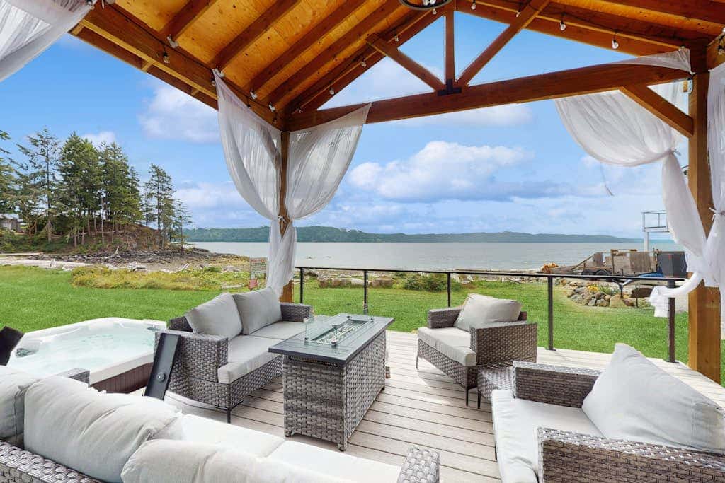 Cottage at the Cove