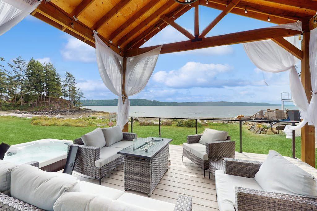 Cottage at the Cove