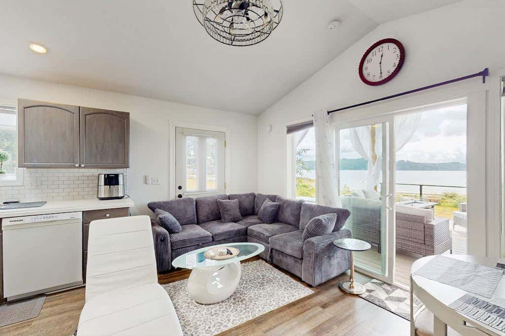 Cottage at the Cove