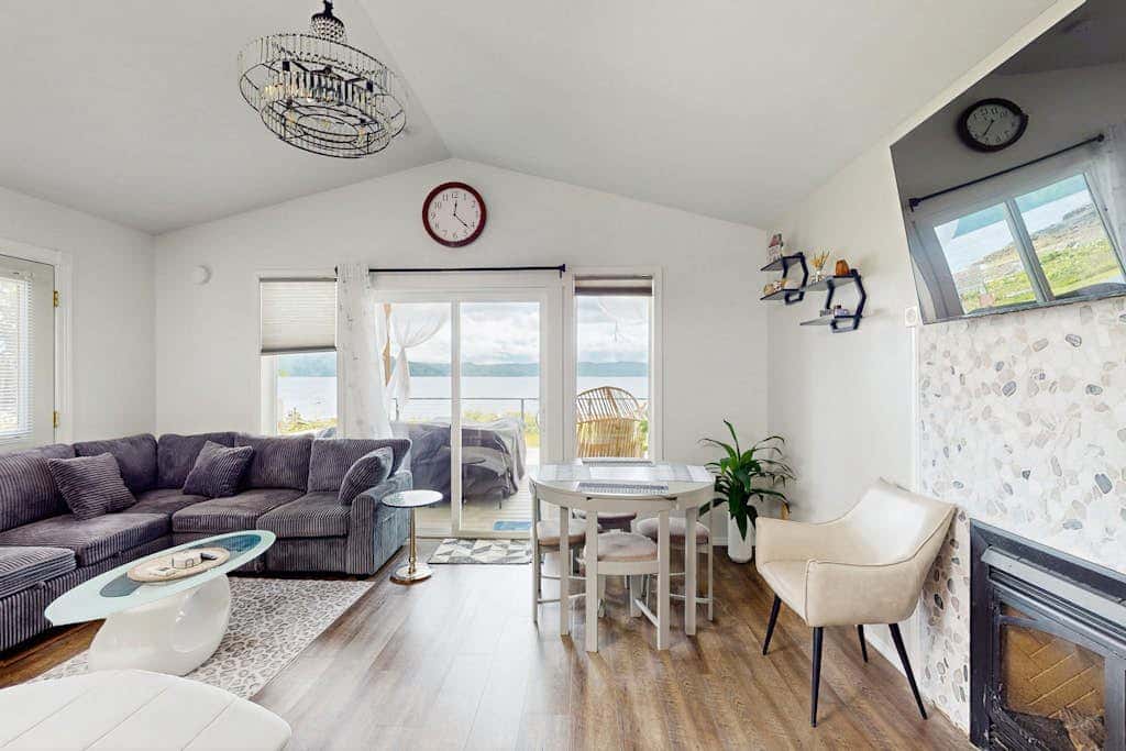 Cottage at the Cove