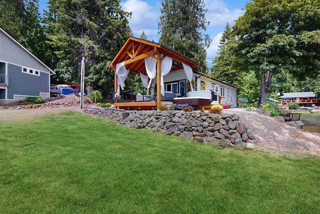 Cottage at the Cove
