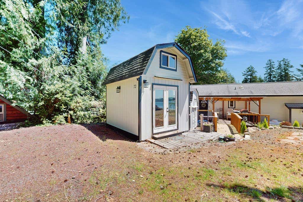 Cottage at the Cove