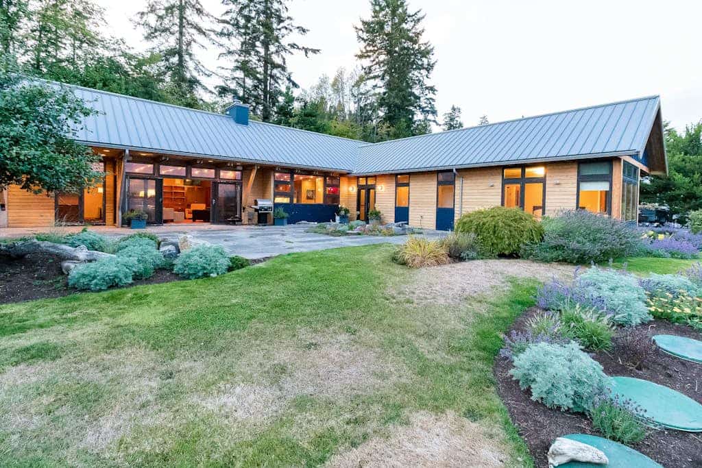 Spacious bayfront home w/ sauna, patio, views, & easy beach access