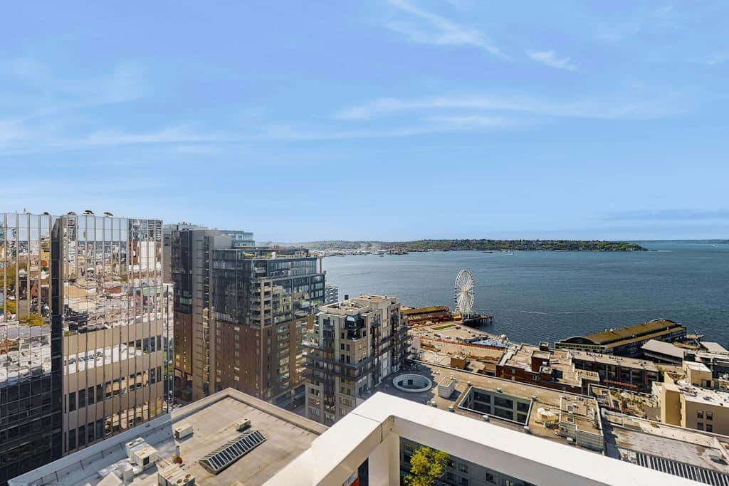 Elliott Bay Luxury Suite of Newmark