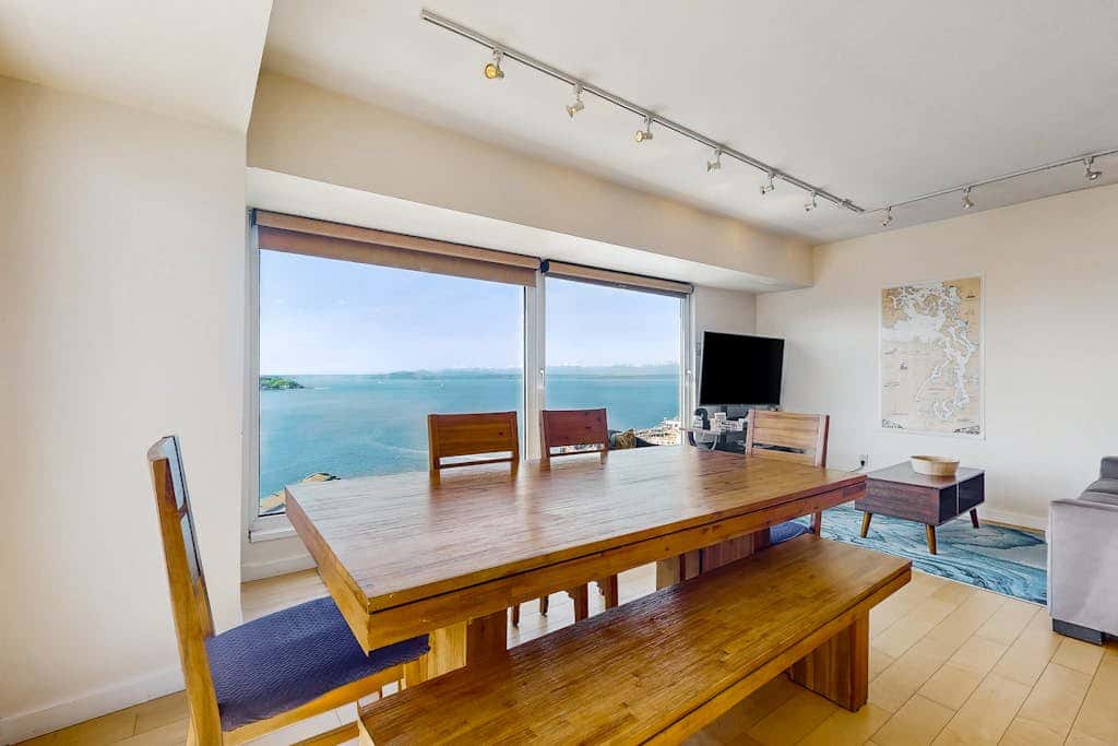 Elliott Bay Luxury Suite of Newmark