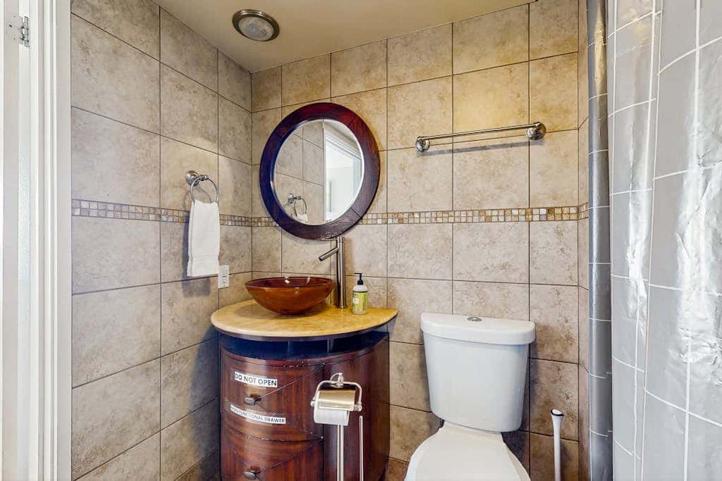 Elliott Bay Luxury Suite of Newmark