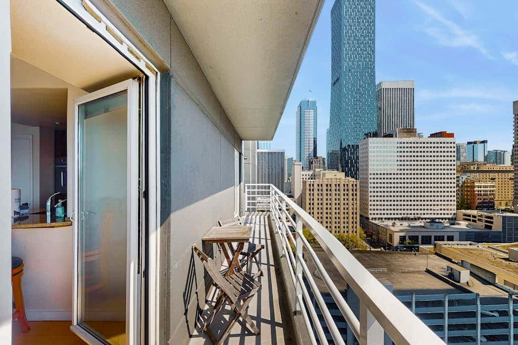 Elliott Bay Luxury Suite of Newmark