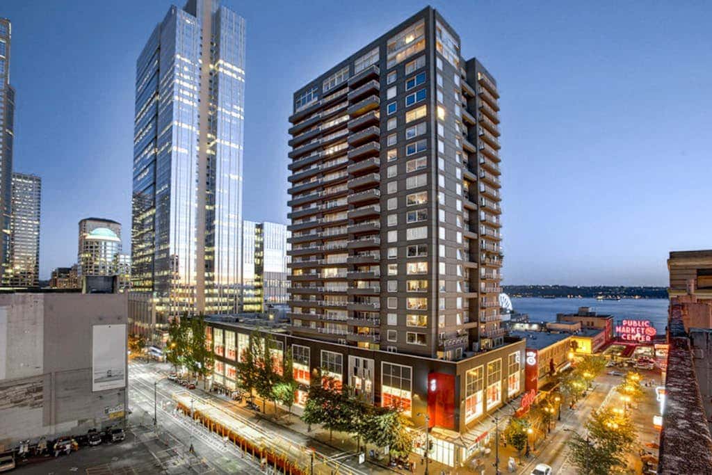 Elliott Bay Luxury Suite of Newmark