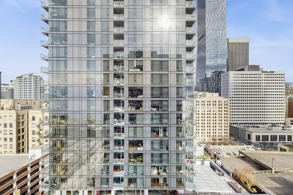 Newmark condo near attractions with heated pool, hot tub, & fitness room