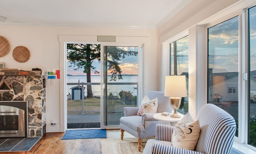 Charming, family-friendly beach house w/ a full kitchen & private beach access
