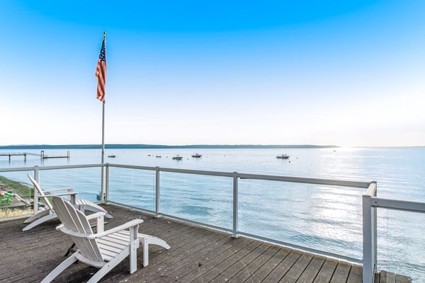 Charming, family-friendly beach house w/ a full kitchen & private beach access