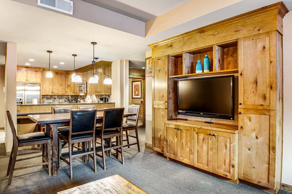 Trailhead Lodge #108