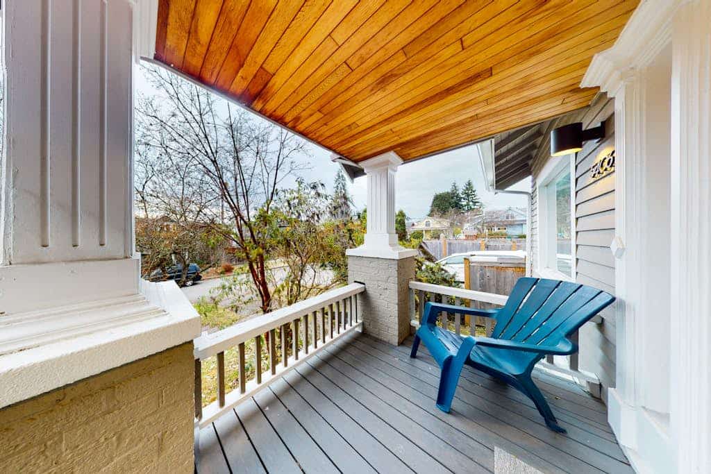 Updated Crafstman with covered porch, grill, & W/D - walk to Woodland Park