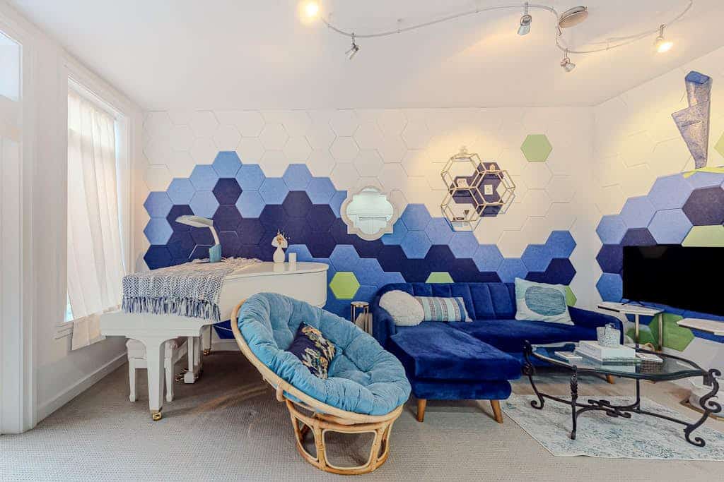 Dog-friendly 5th-floor studio with indoor heated pool, gym, hot tub, & balcony