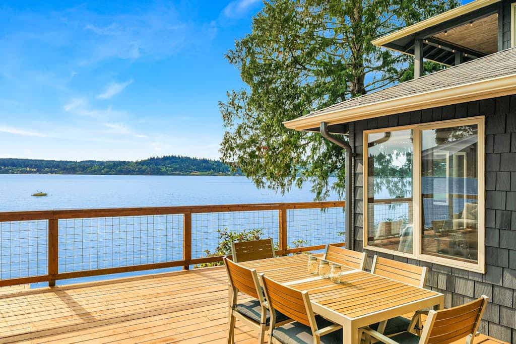 Vashon waterfront home with amazing views, beach, and gas firepit