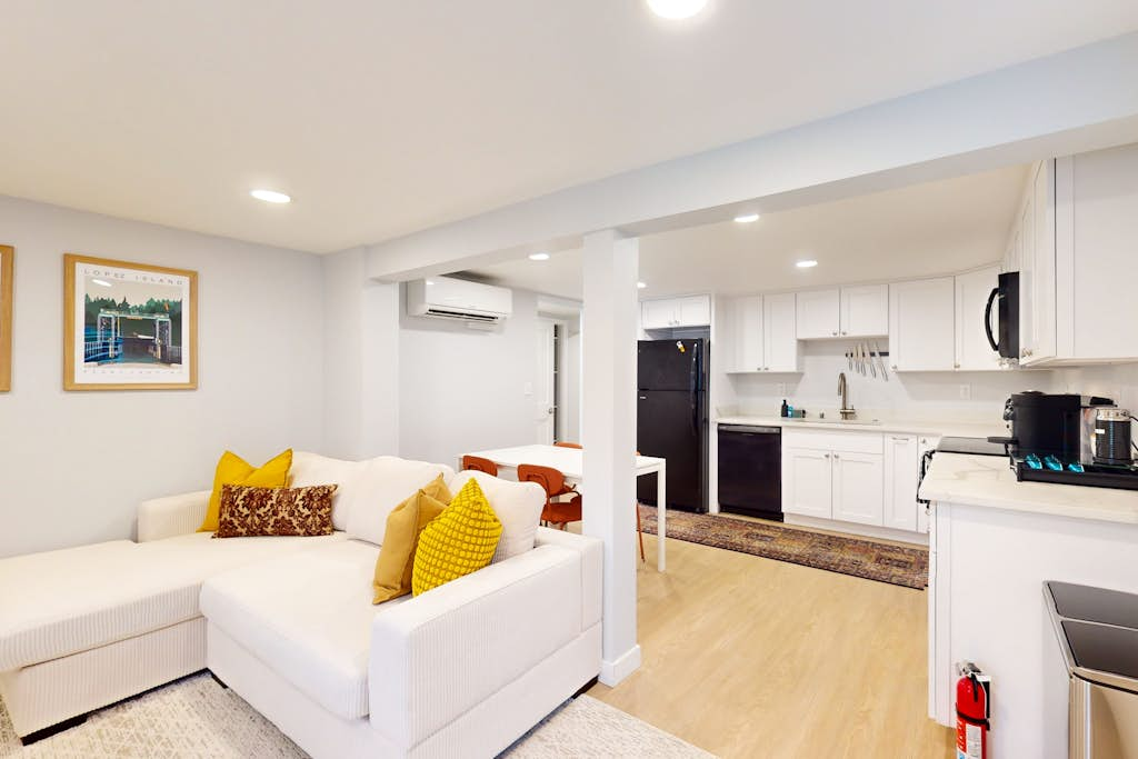 Urban nest retreat