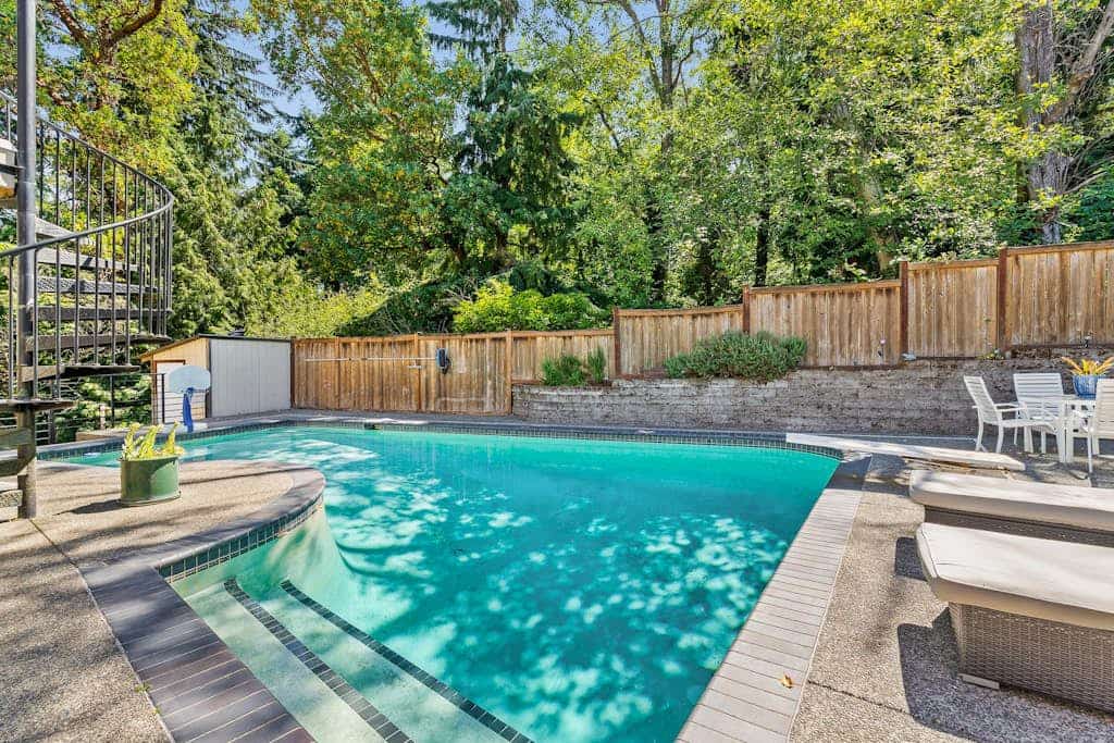Spacious home w/ private pool & hot tub, game room - amazing location