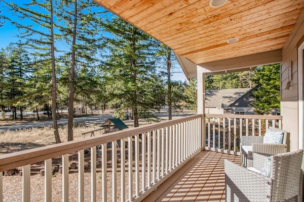 Custom home with balcony, radiant floor heating & washer/dryer