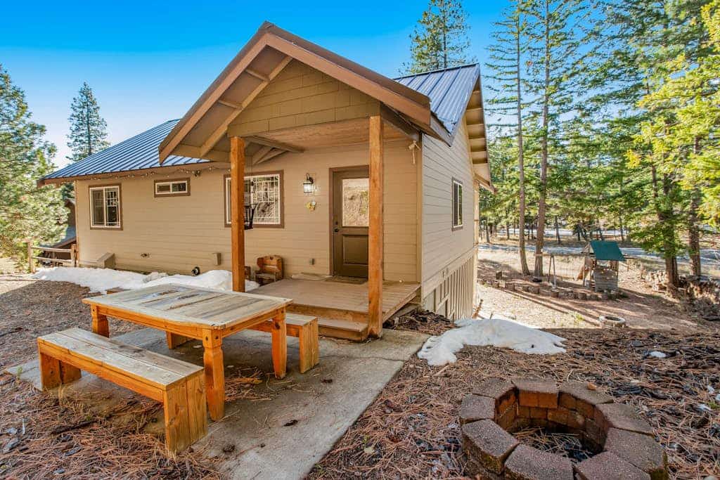 Custom home with balcony, radiant floor heating & washer/dryer