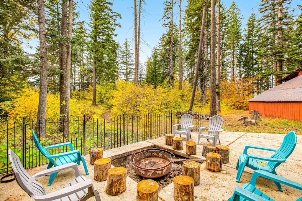 Peak-a-View Lakehouse
