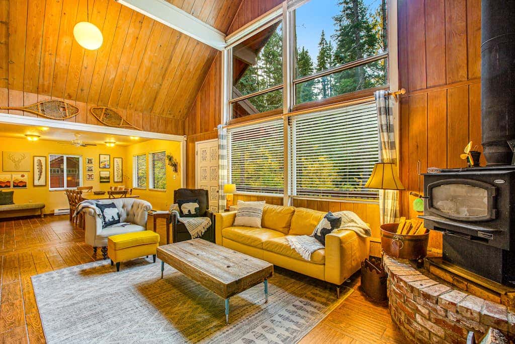 Peak-a-View Lakehouse
