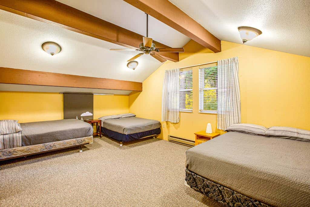Peak-a-View Lakehouse