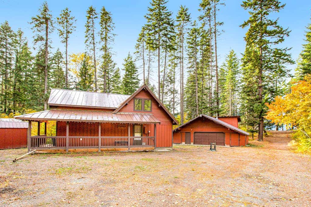 Peak-a-View Lakehouse