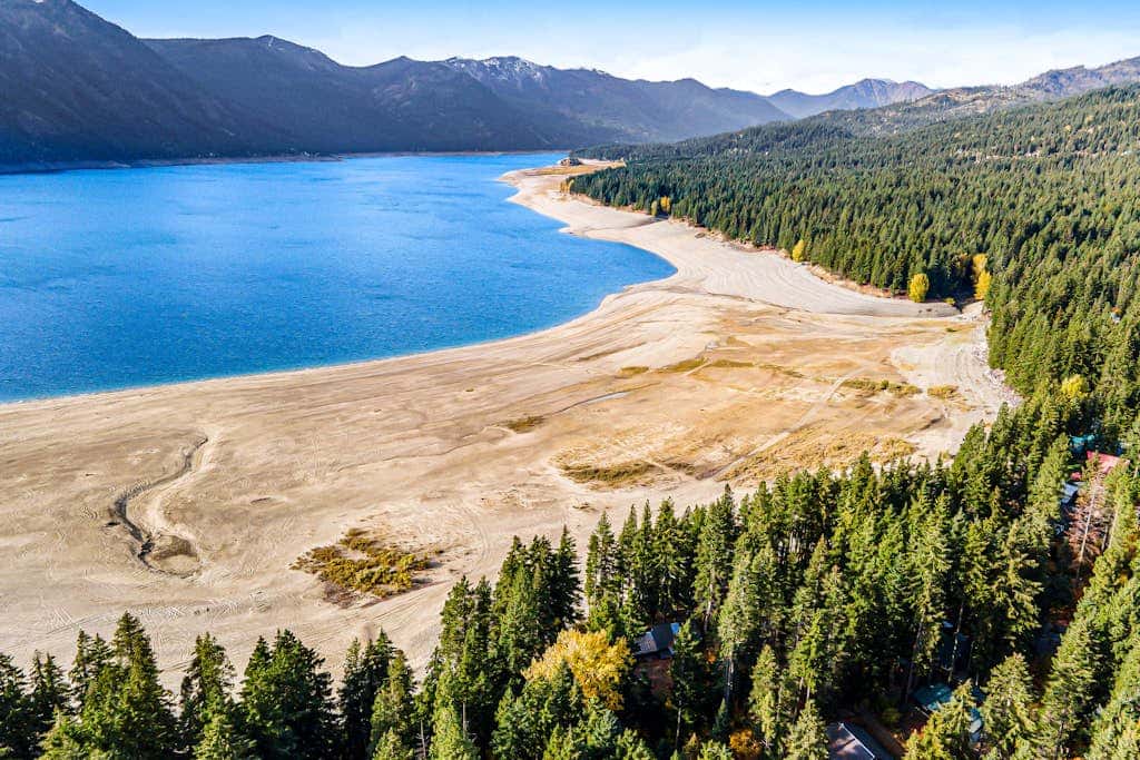 Peak-a-View Lakehouse
