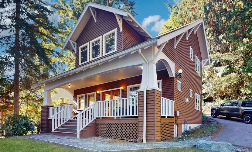 Bayfront Dog-Friendly Cottage with Porch, Gas Grill, WiFi & Beach Access