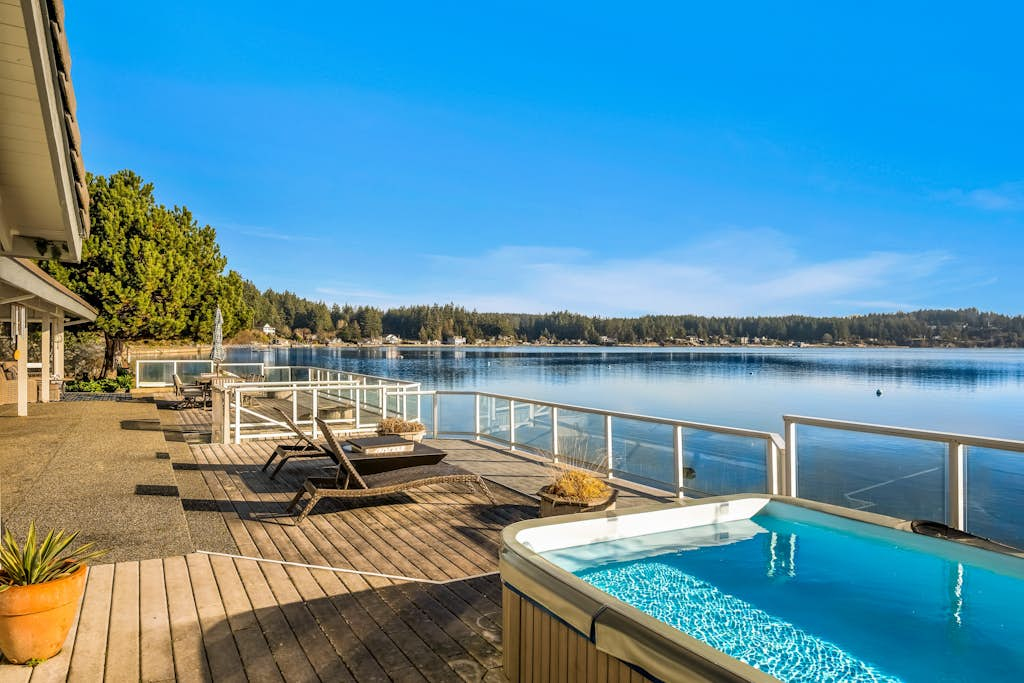 Shaws Cove Beachouse