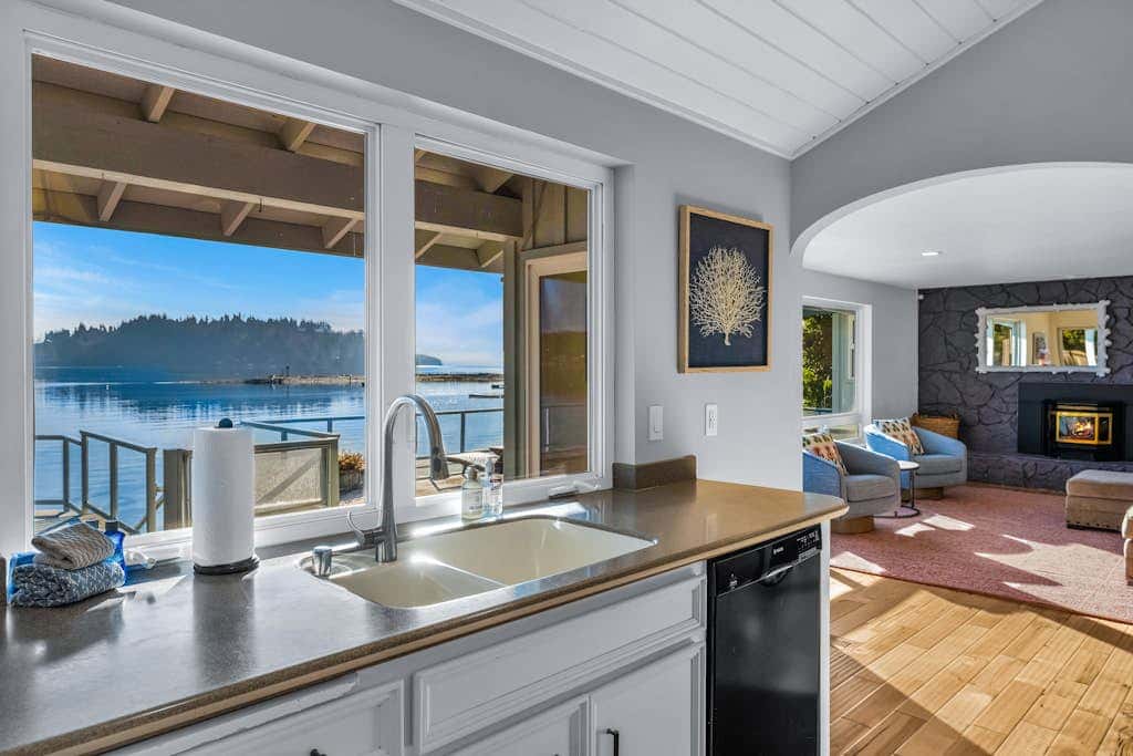 Shaws Cove Beachouse