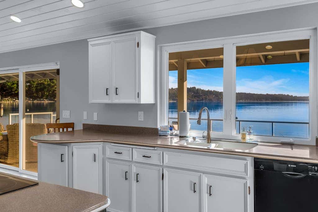 Shaws Cove Beachouse