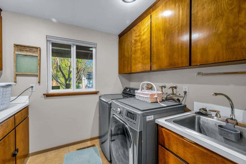Shaws Cove Beachouse