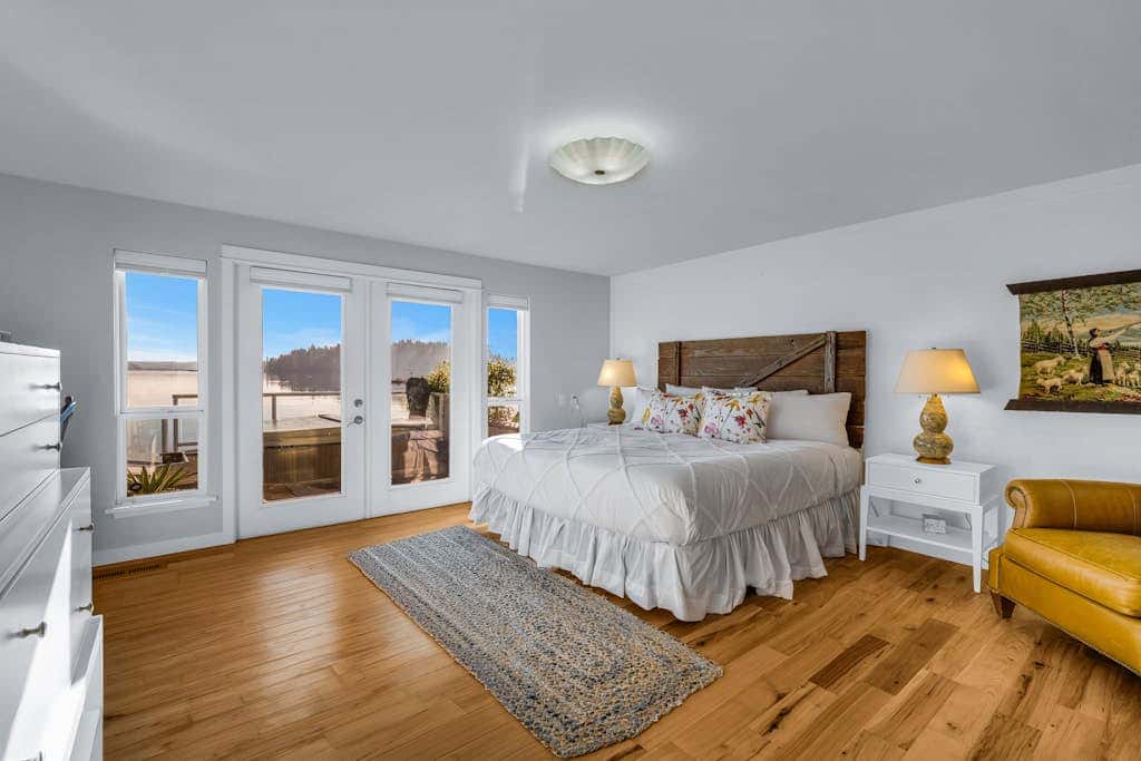 Shaws Cove Beachouse
