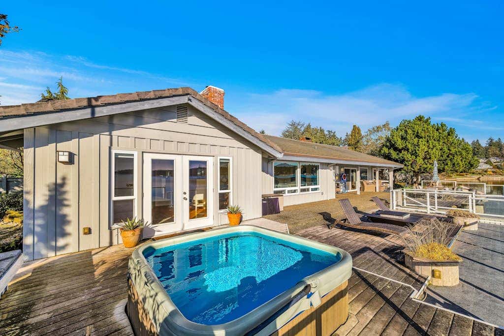 Shaws Cove Beachouse